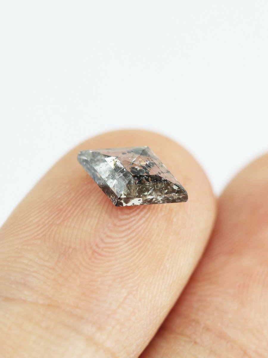 0.99CT Premium Salt and Pepper Kite Inventory SKU SPKite-106