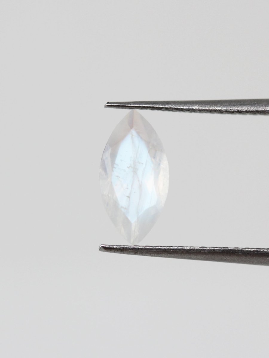 1.23CT White Moonstone Inventory SKU MNMAR-01
