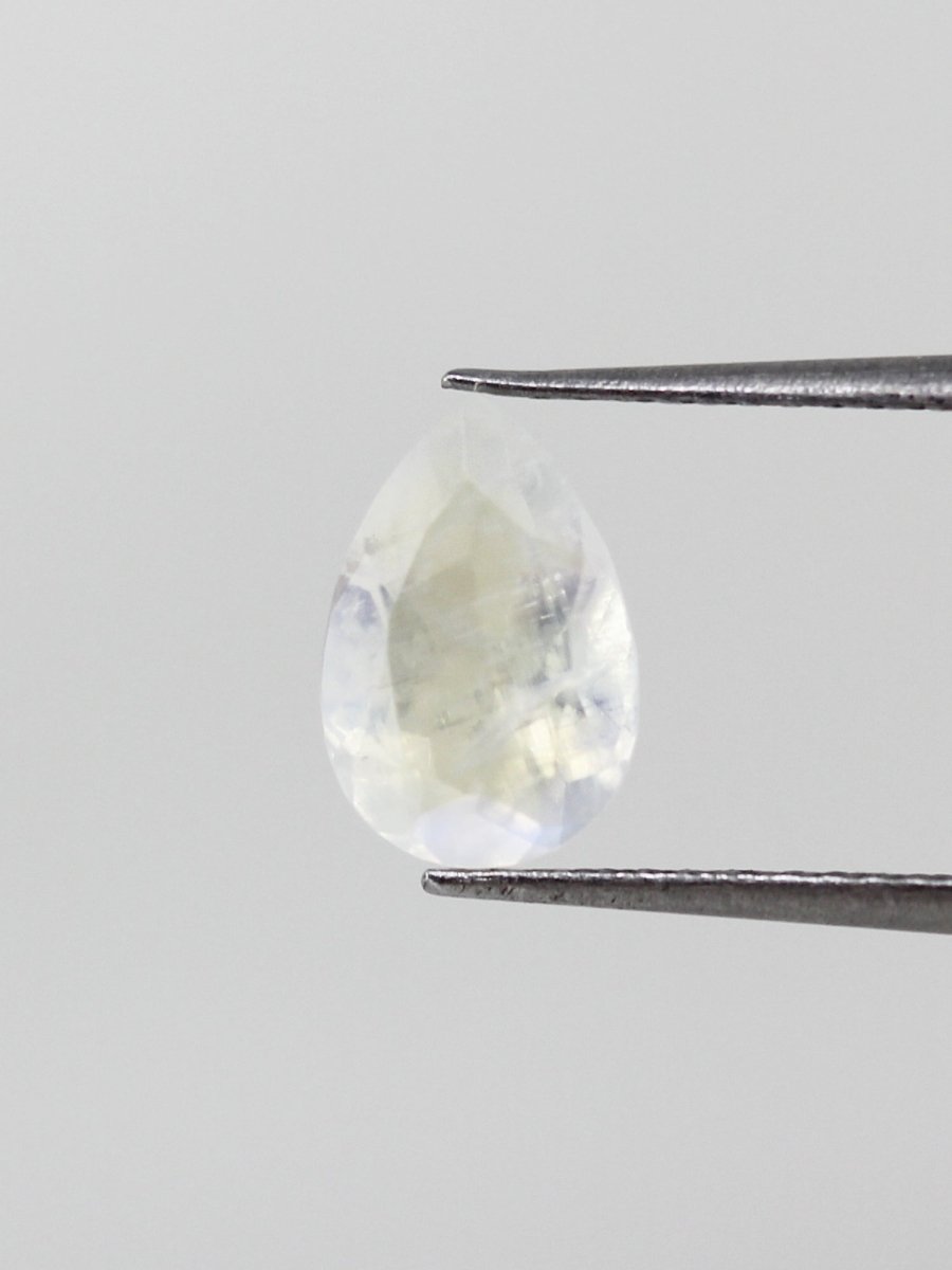 1.45CT White Moonstone Inventory SKU MNPEAR-01