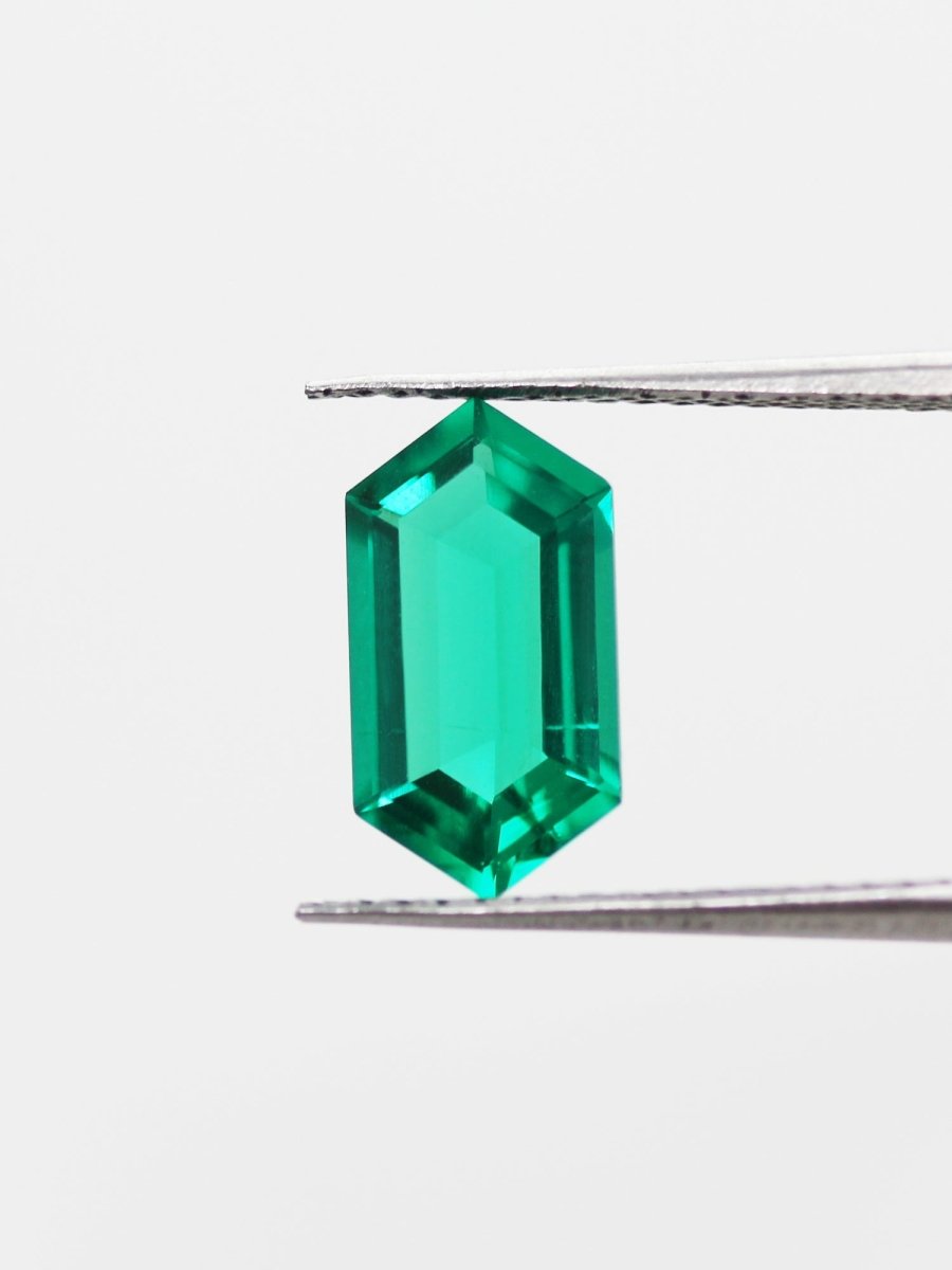 Inventaire d'émeraude de 1,87 ct SKU EMHEX-07