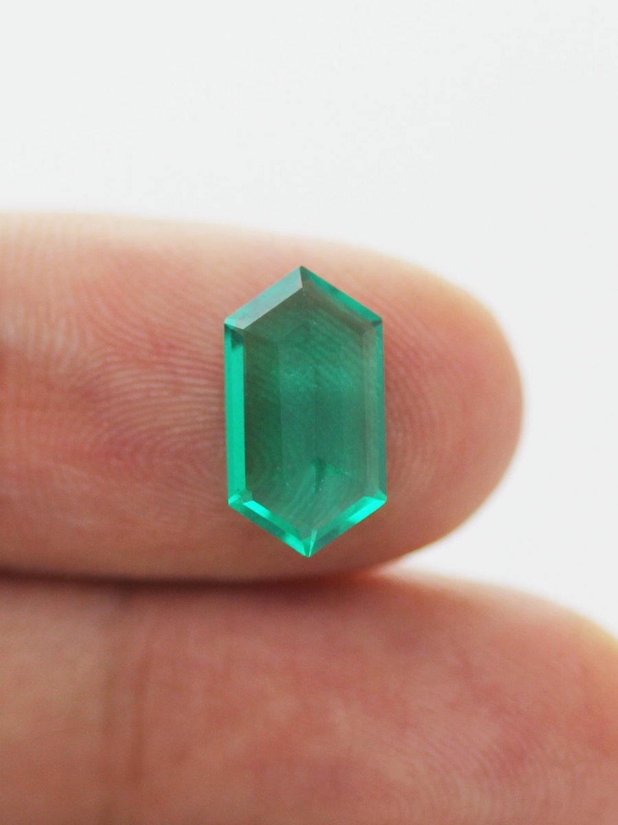 1,87 CT Smaragd-Inventar SKU EMHEX-07