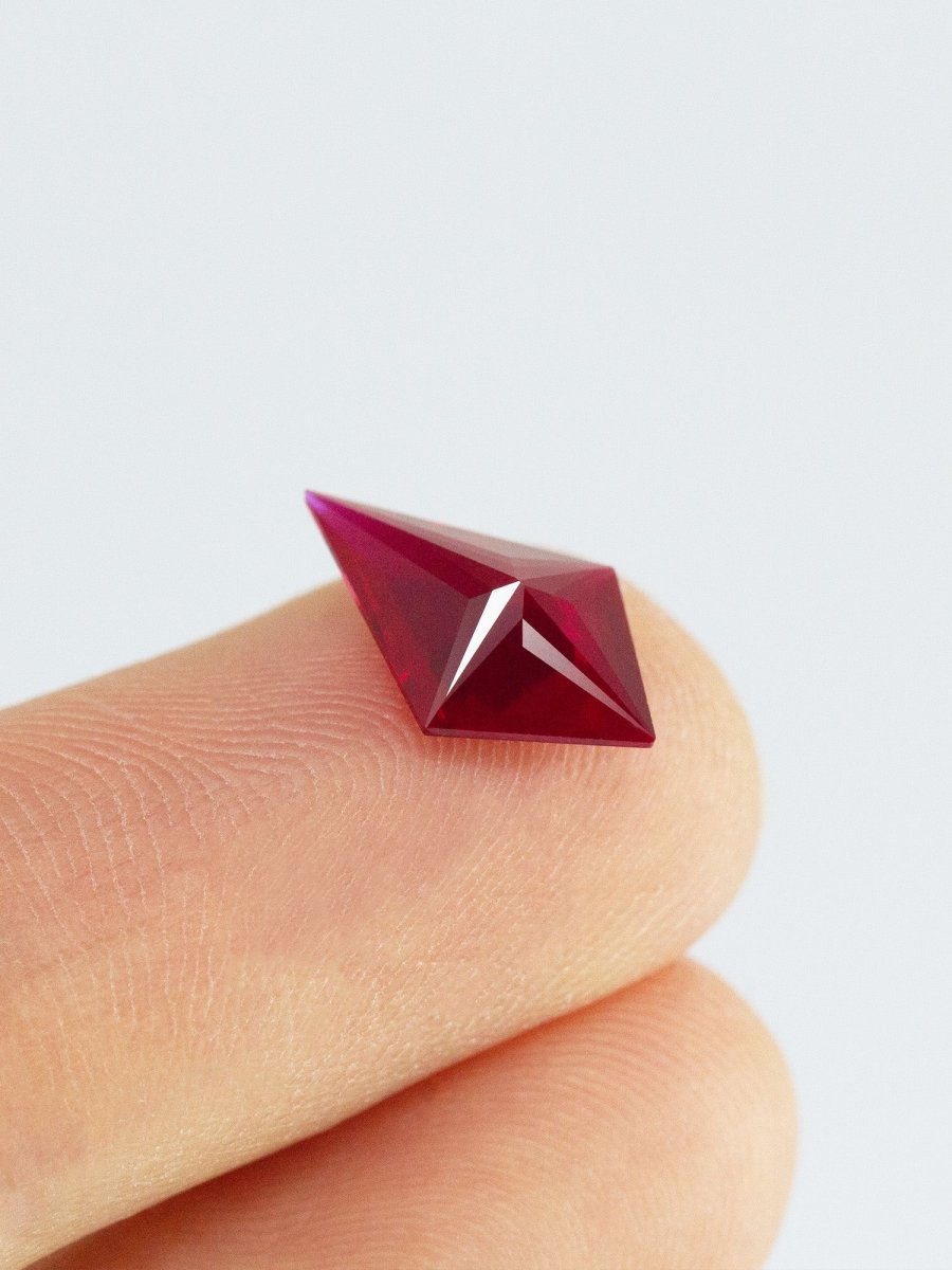 0,89 CT Smaragd-Inventar SKU EMKITEL-03