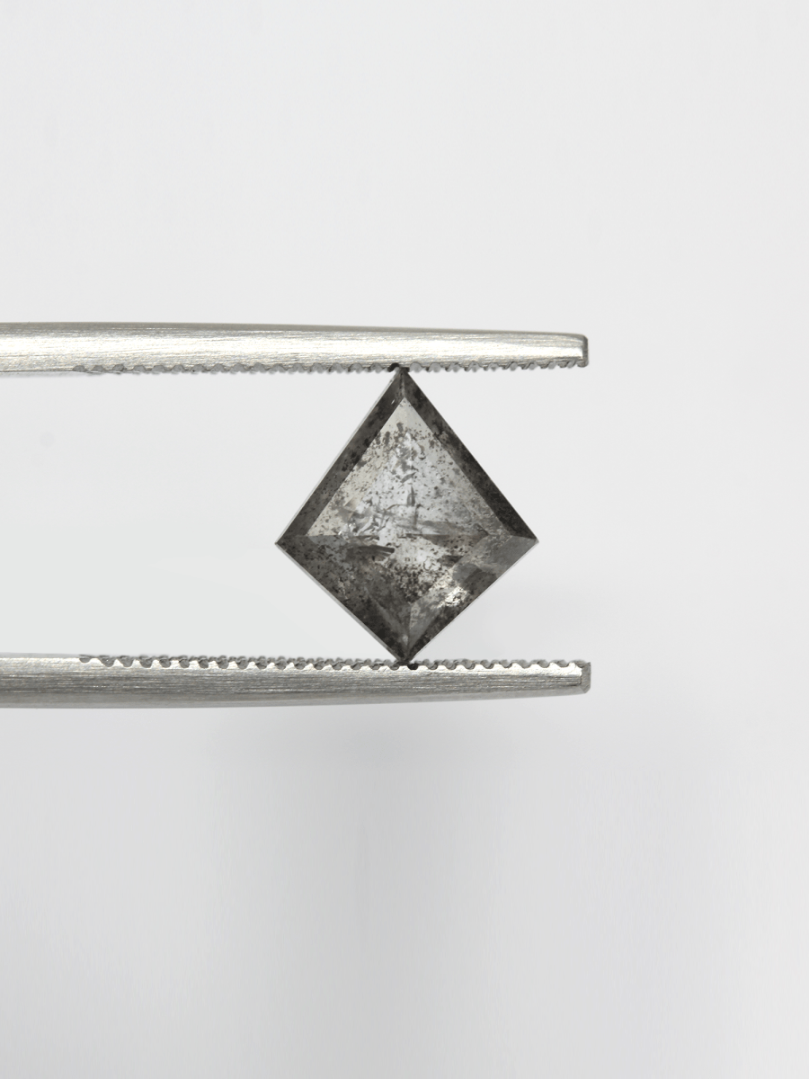 0,53 CT Salt and Pepper Kite Inventory SKU SPKite-41