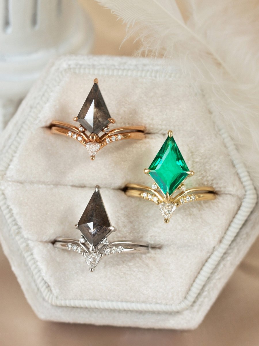 Adia Ring (Emerald)