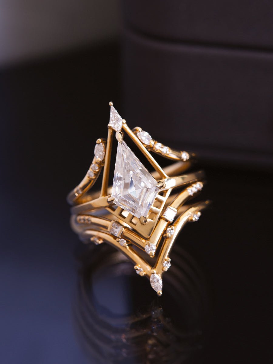 Atria Ring (Moissanite) - HIDDENSPACE