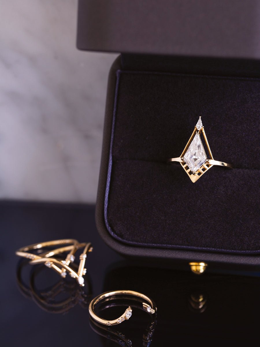Atria Ring (Moissanite) - HIDDENSPACE