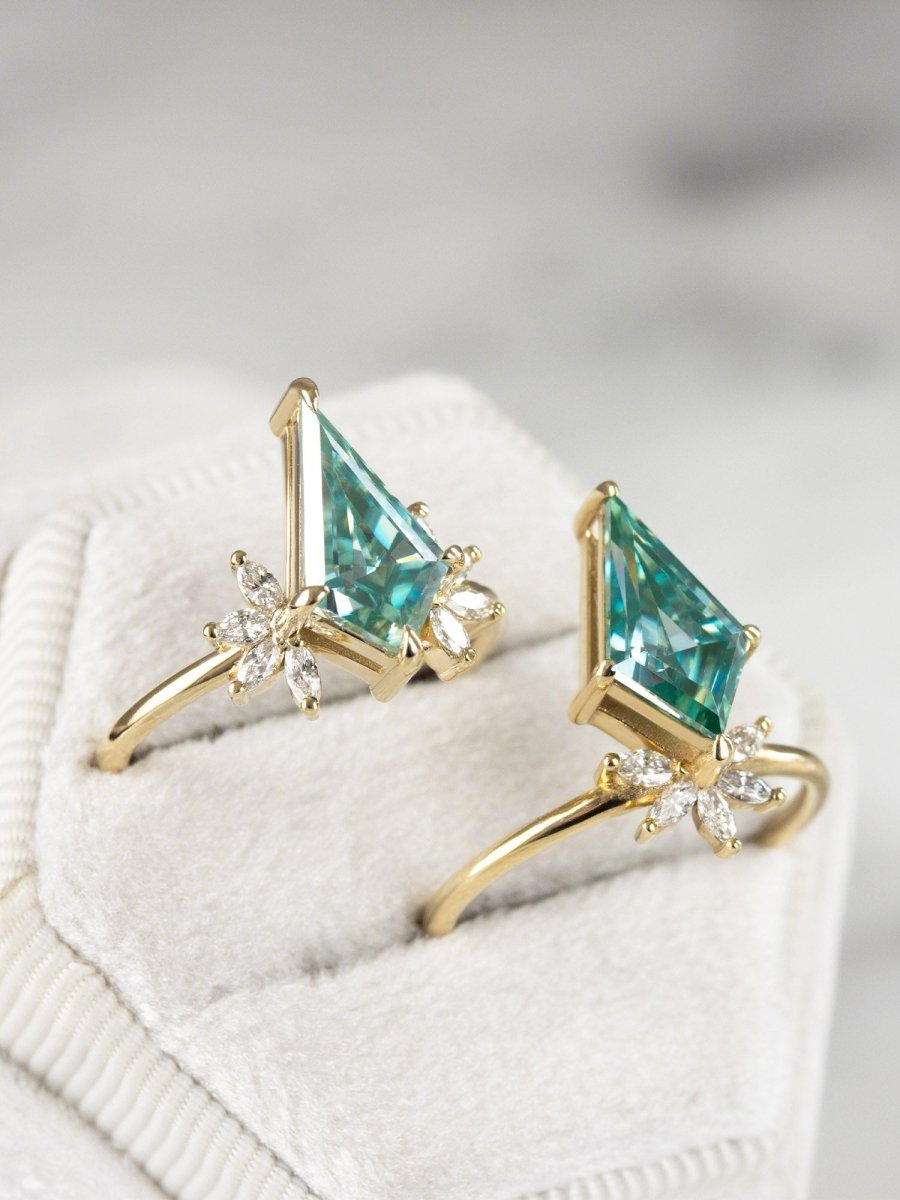 Calista Ring (Green Moissanite)