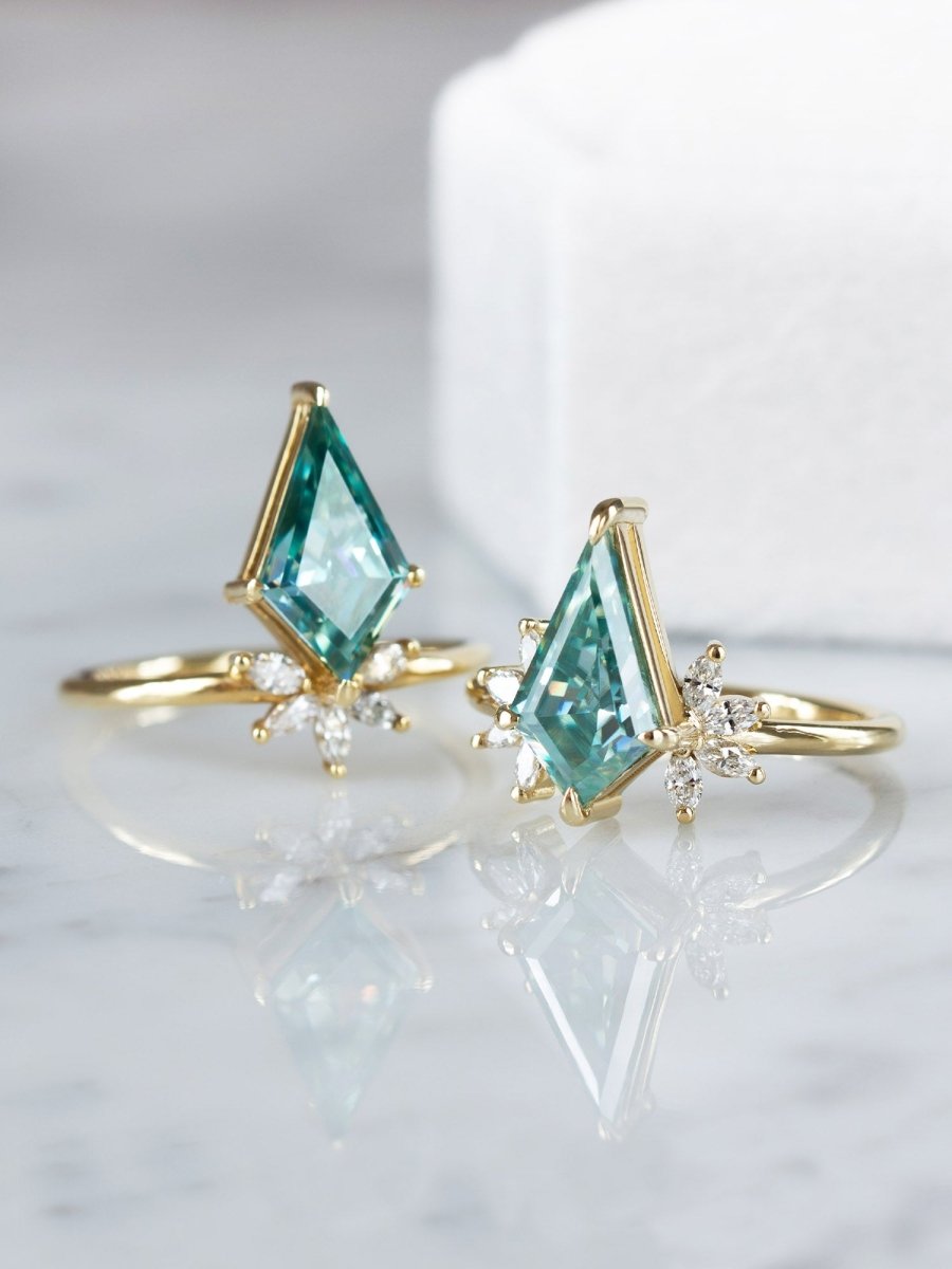 Calista Ring (Green Moissanite)