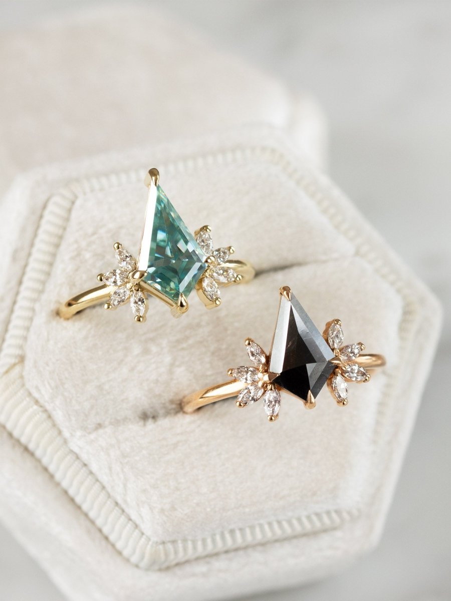 Calista Ring (Green Moissanite)