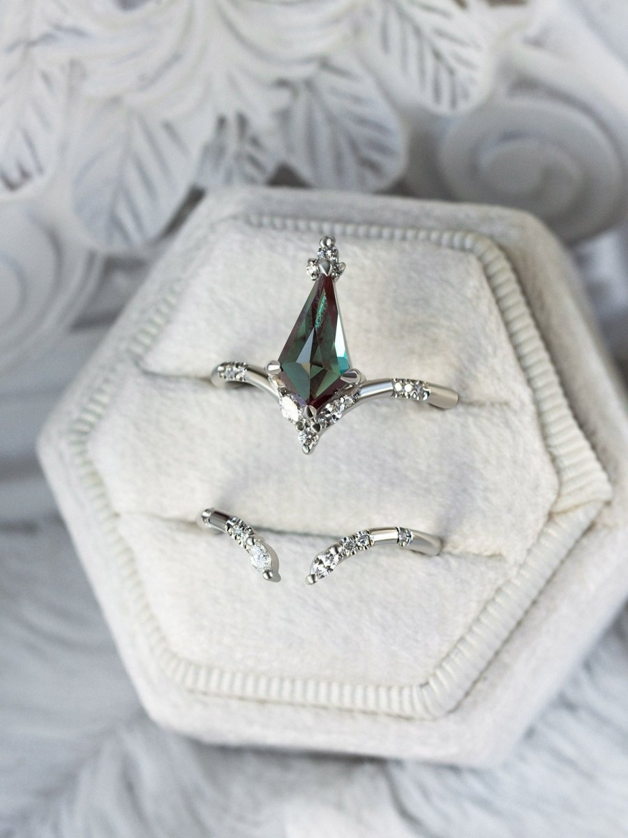 Callie Ring (Alexandrite)