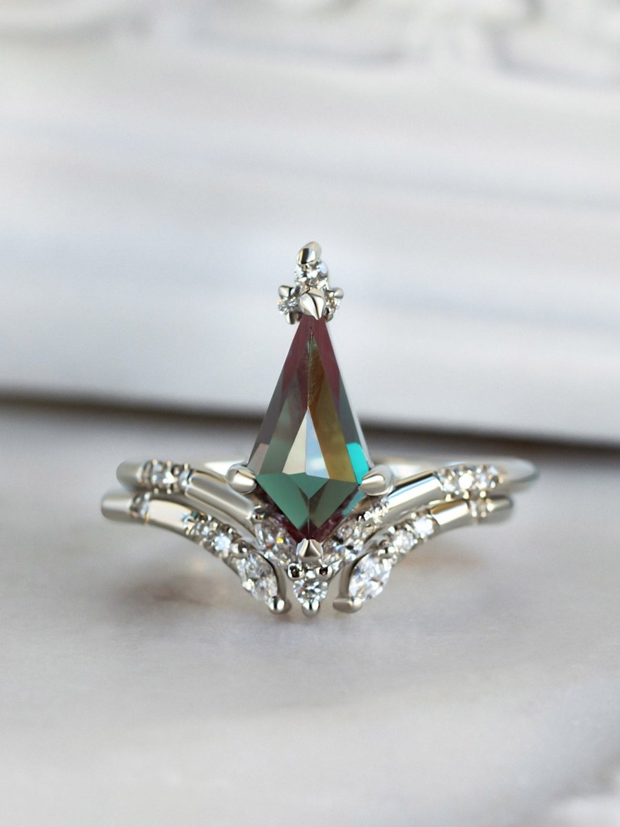 Callie Ring (Alexandrite)