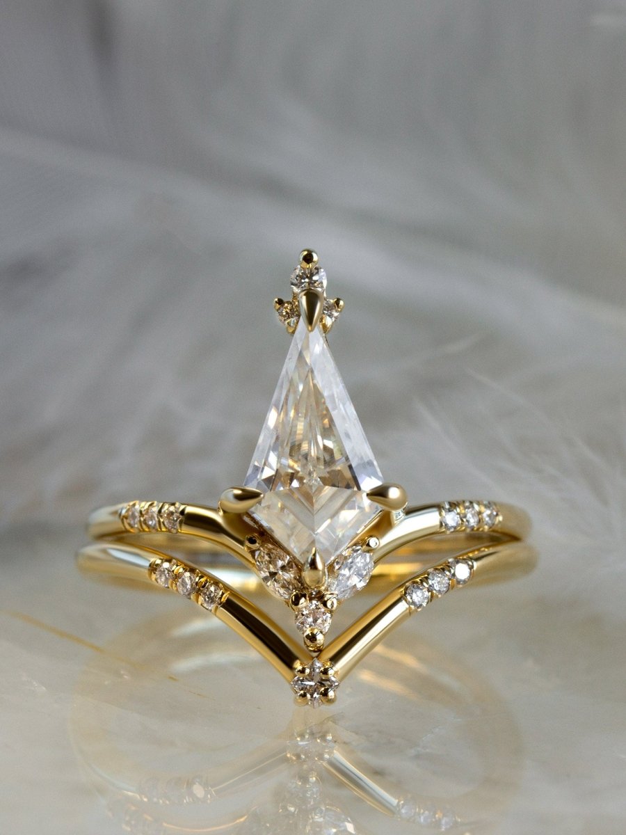 Callie Ring (Moissanite)