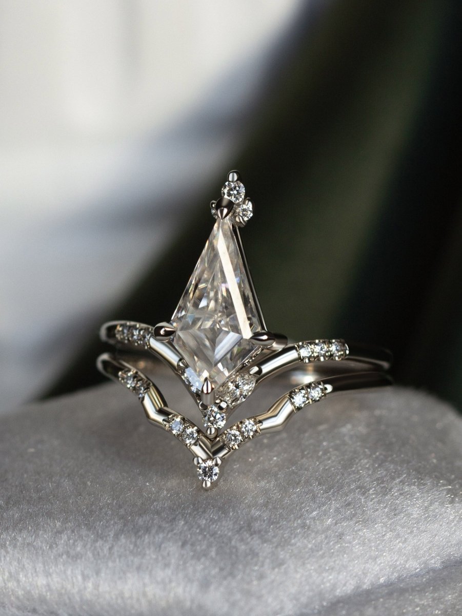 Callie Ring (Moissanite)