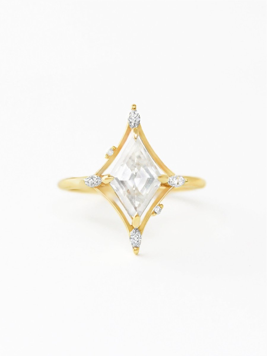 Dakota Ring (Moissanite)