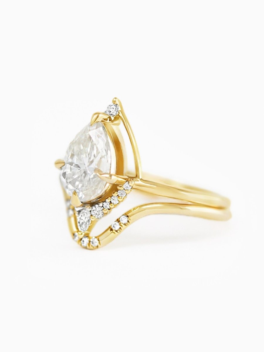 Eliana Ring (Moissanite) - HIDDENSPACE