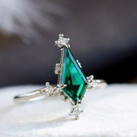 Maeve Ring (Emerald)