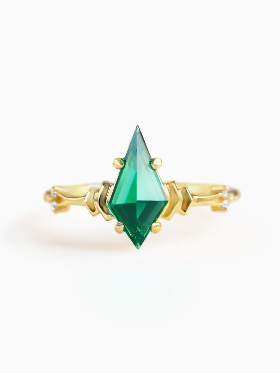 Kite Doric Ring (Emerald)
