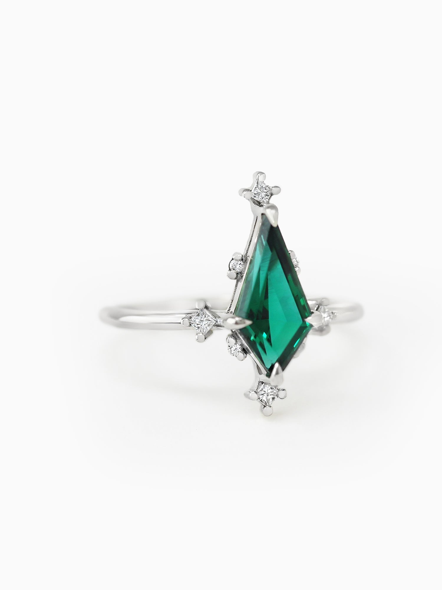 Maeve Ring (Emerald)