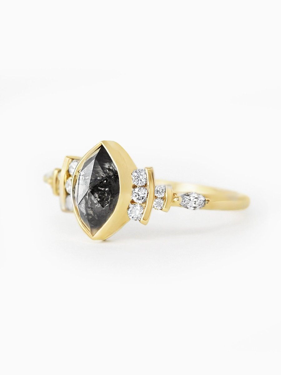 Marquise-Delcy-Ring