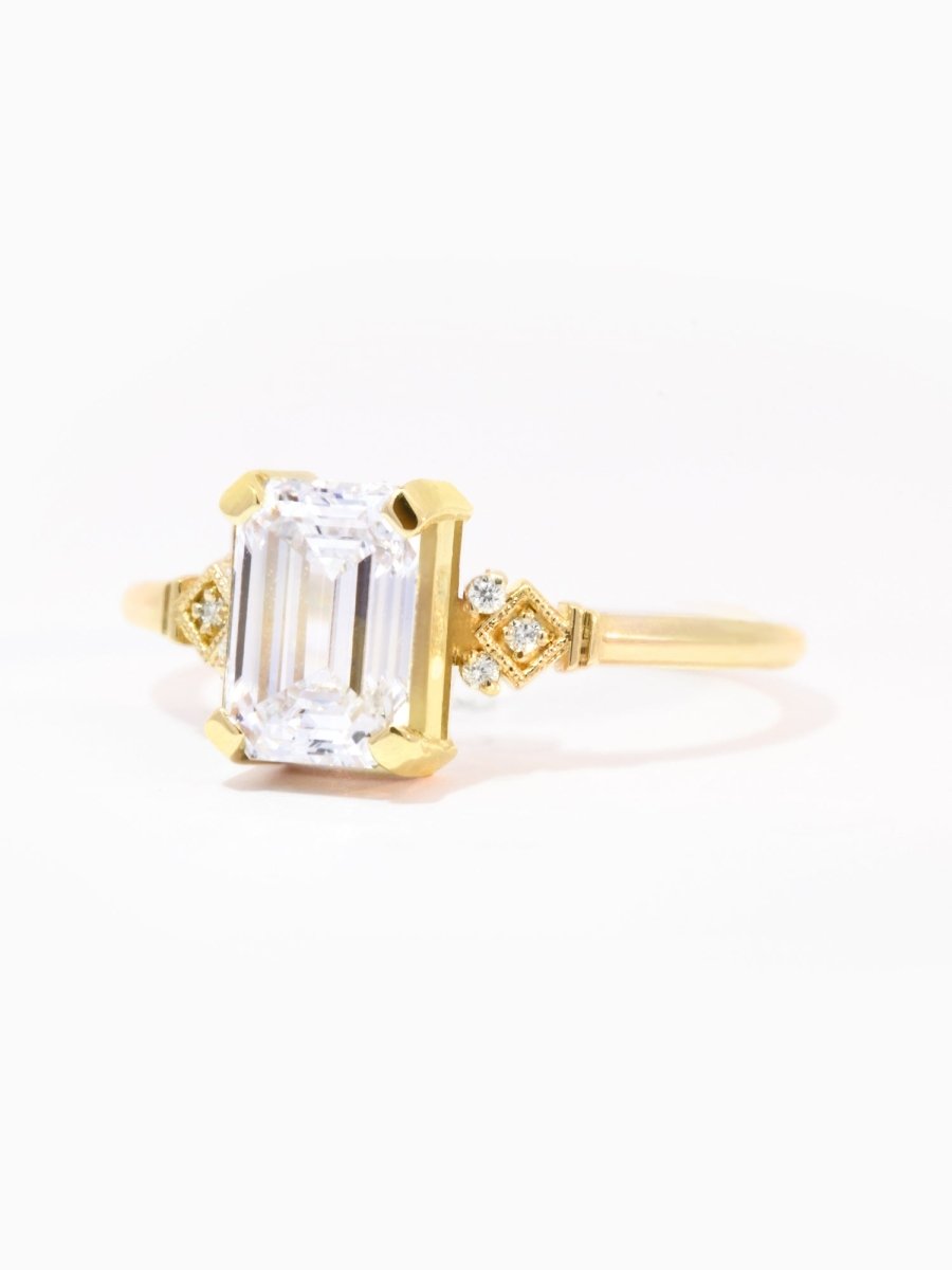 Mia Ring (White Diamond)