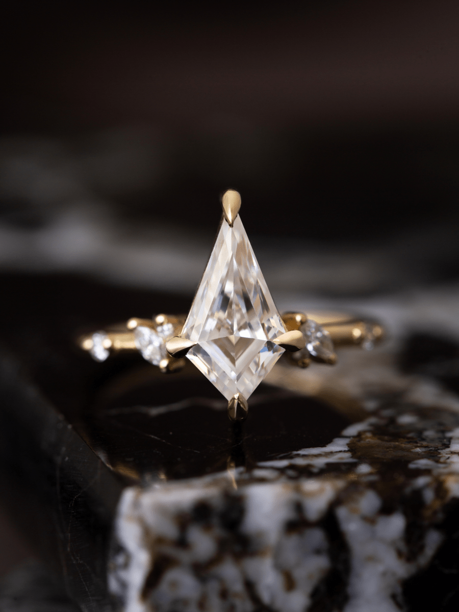 Mikaela Ring (Moissanite)