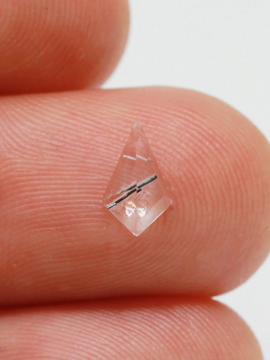 0,43 CT Turmalinierter Quarz-Inventar SKU TQKITE-04