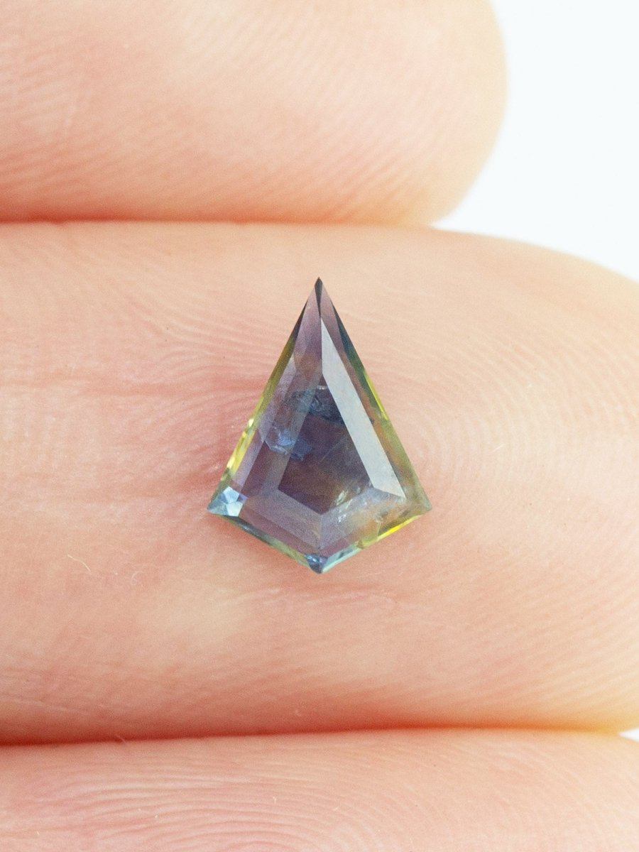 0,82 CT Saphir-Inventar SKU SAKITE-03