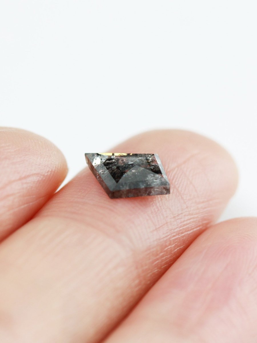 1,26 CT Salt and Pepper Kite Inventory SKU SPKite-56