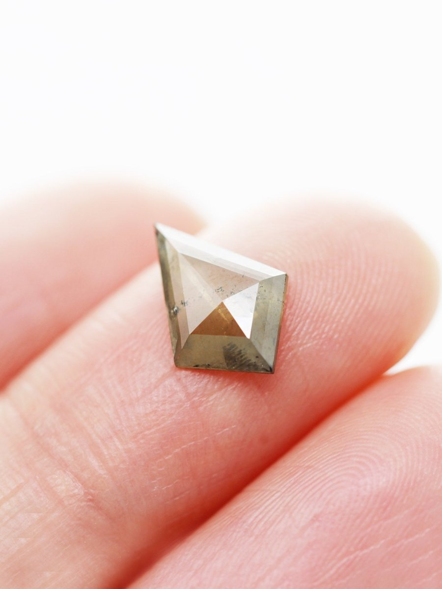 1,31 CT Salt and Pepper Kite Inventory SKU SPKite-35