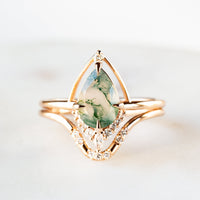 hiddenspace-engagement-ring-moss-agate-eliana-ring-minimalism-art-deco-fine-jewelry-8