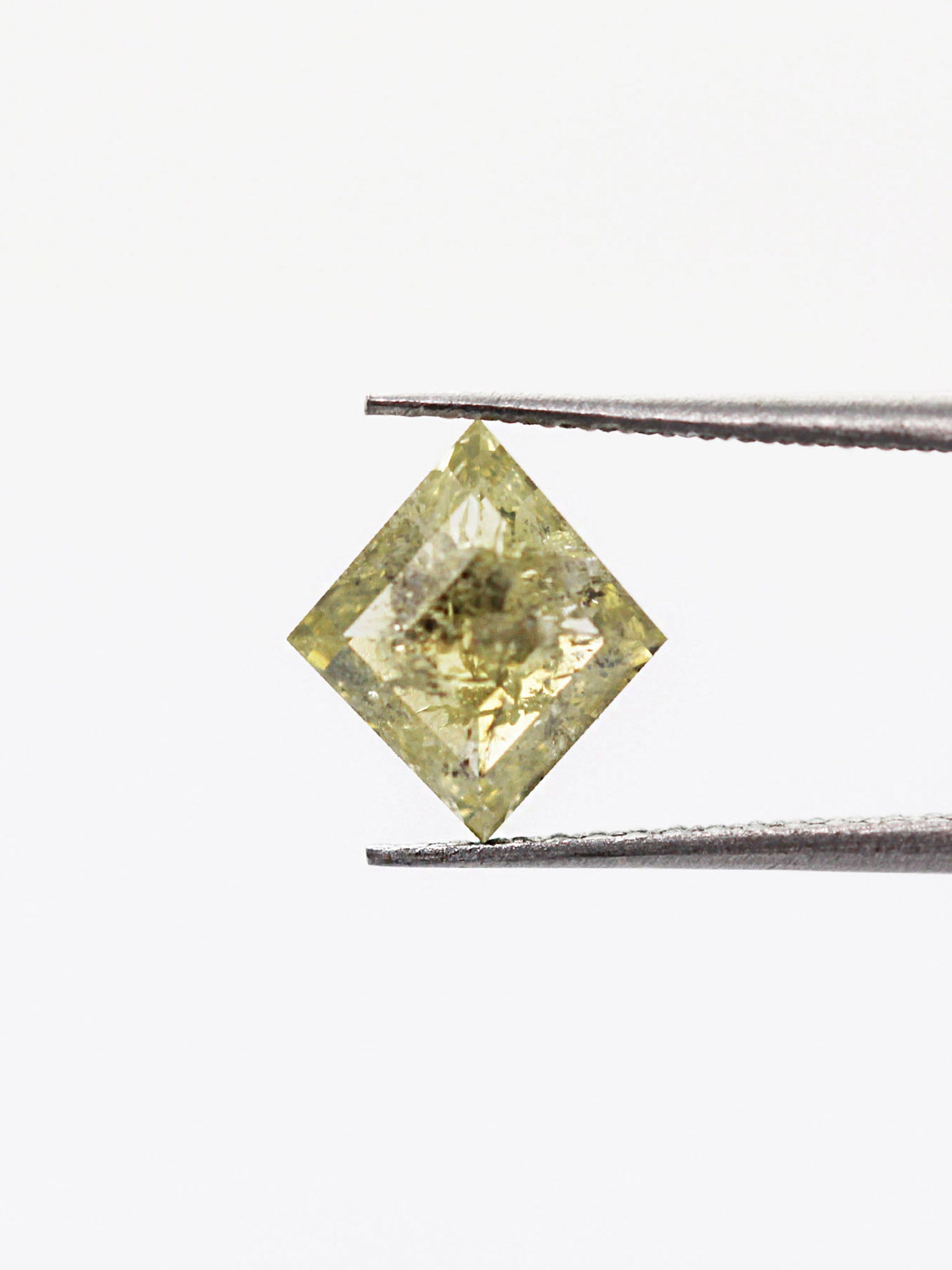 1,18 CT Salt and Pepper Kite Inventory SKU SPKite-32