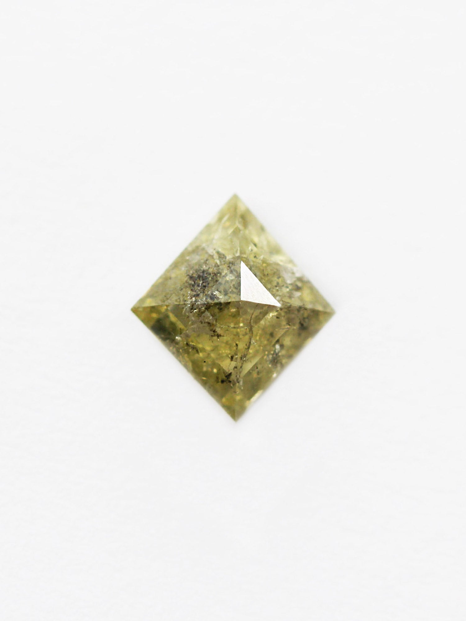 1,18 CT Salt and Pepper Kite Inventory SKU SPKite-32