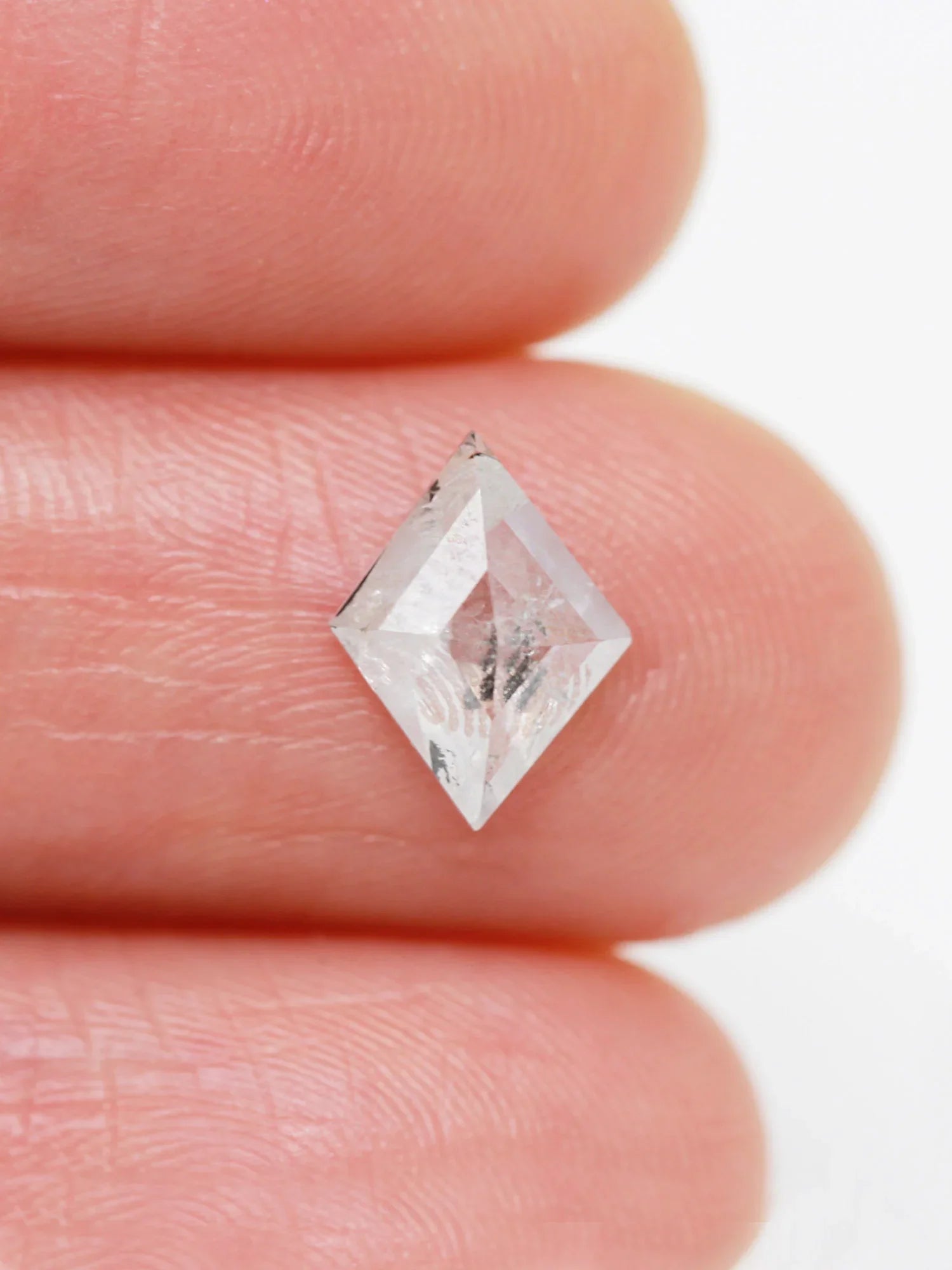 0,84 CT Salt and Pepper Kite Inventory SKU SPKite-44