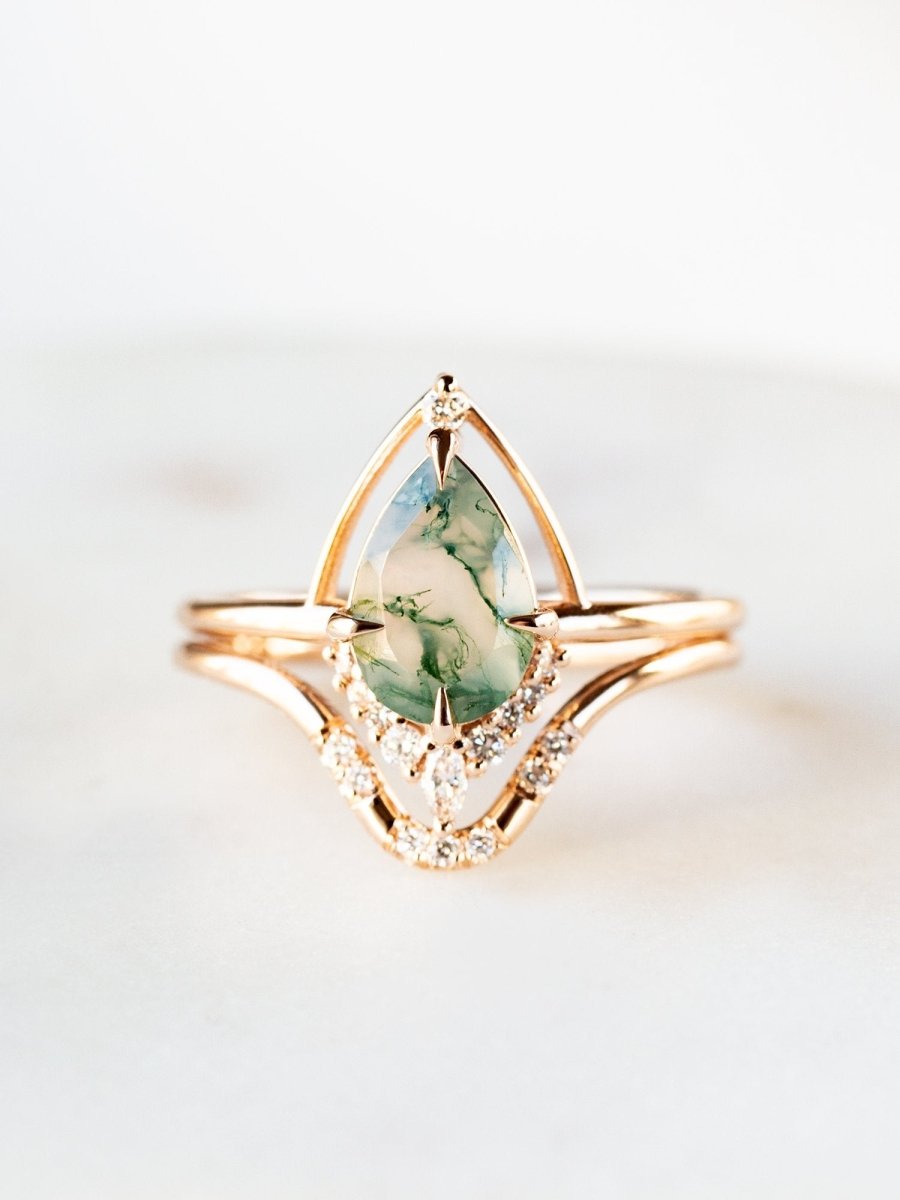hiddenspace-engagement-ring-moss-agate-eliana-ring-minimalism-art-deco-fine-jewelry-8