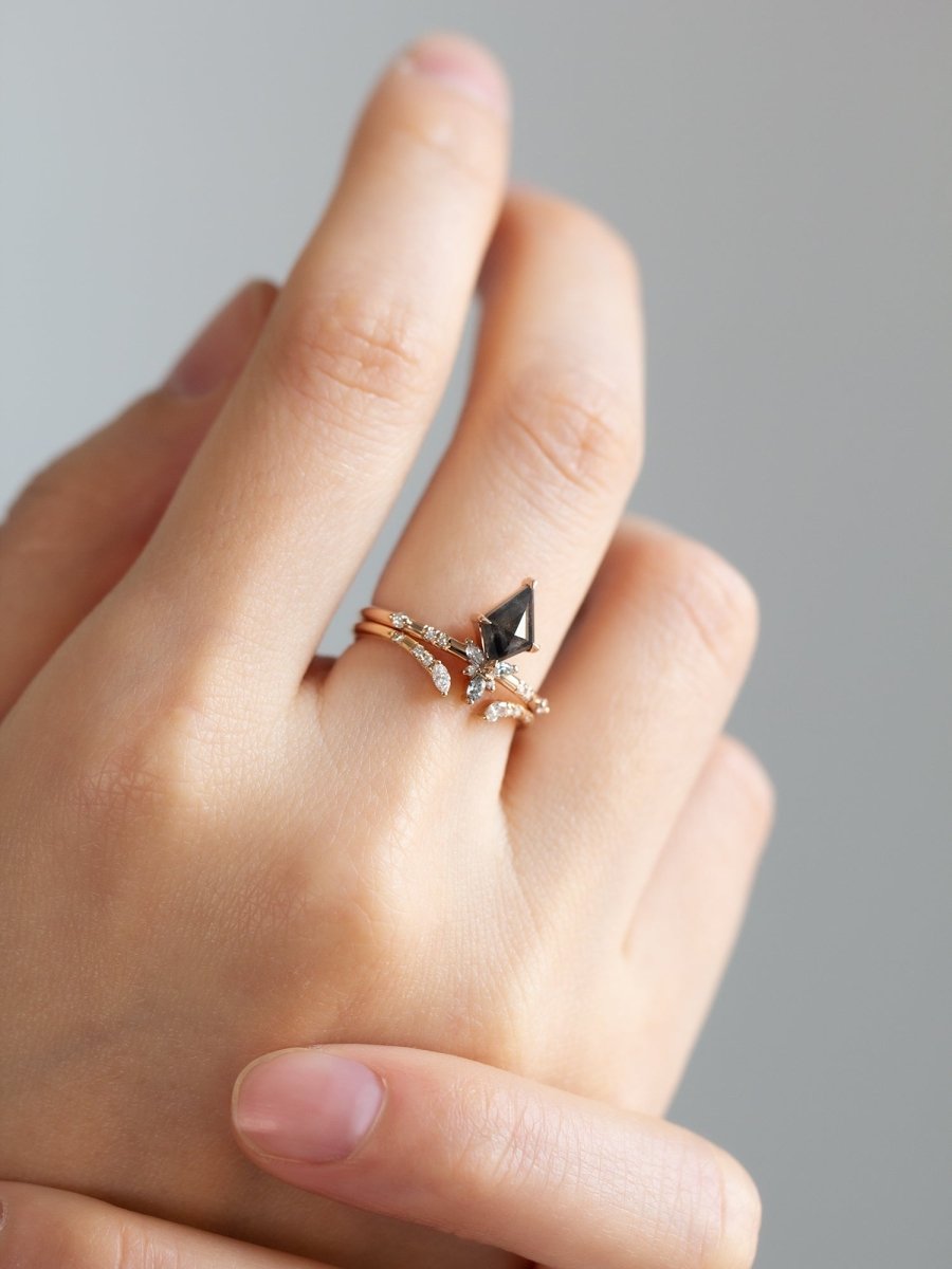 hiddenspace-engagement-ring-salt-and-pepper-diamond-proposal-faye-unique-proposal-11