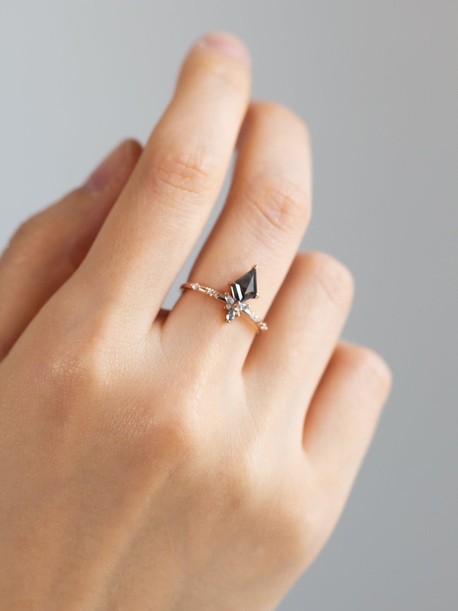 hiddenspace-engagement-ring-salt-and-pepper-diamond-proposal-faye-unique-proposal-6