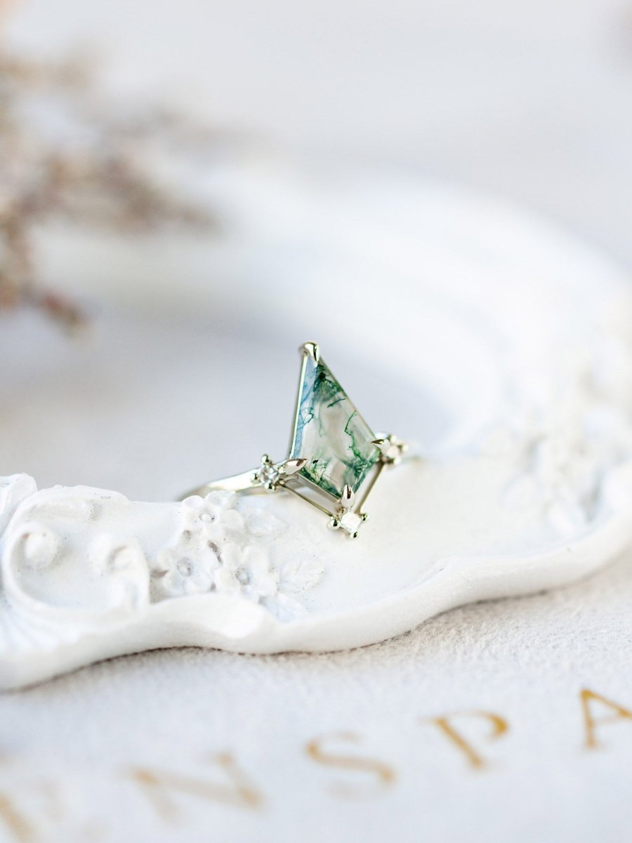 hiddenspace-engagement-rings-skylar-moss-agate-14k-concept_2