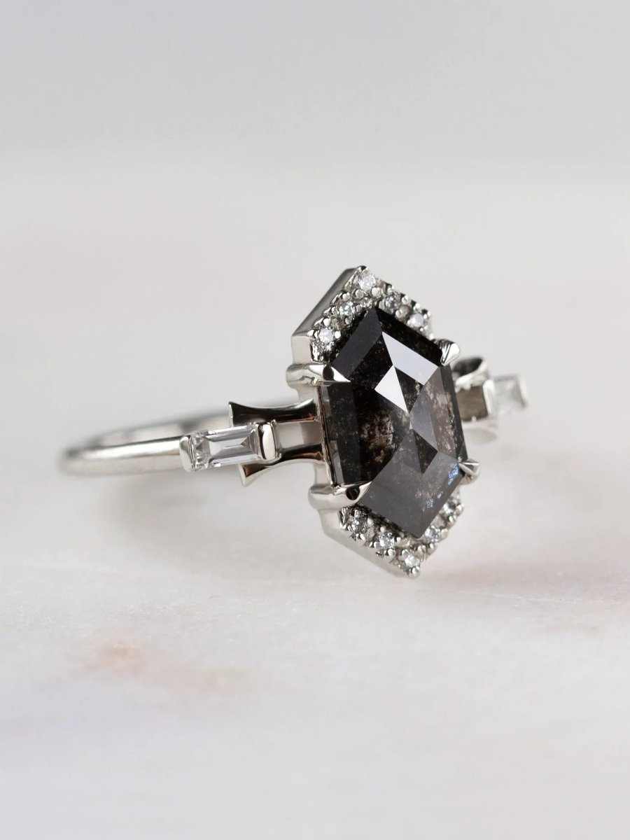 H/S Tara Ring - HIDDENSPACE