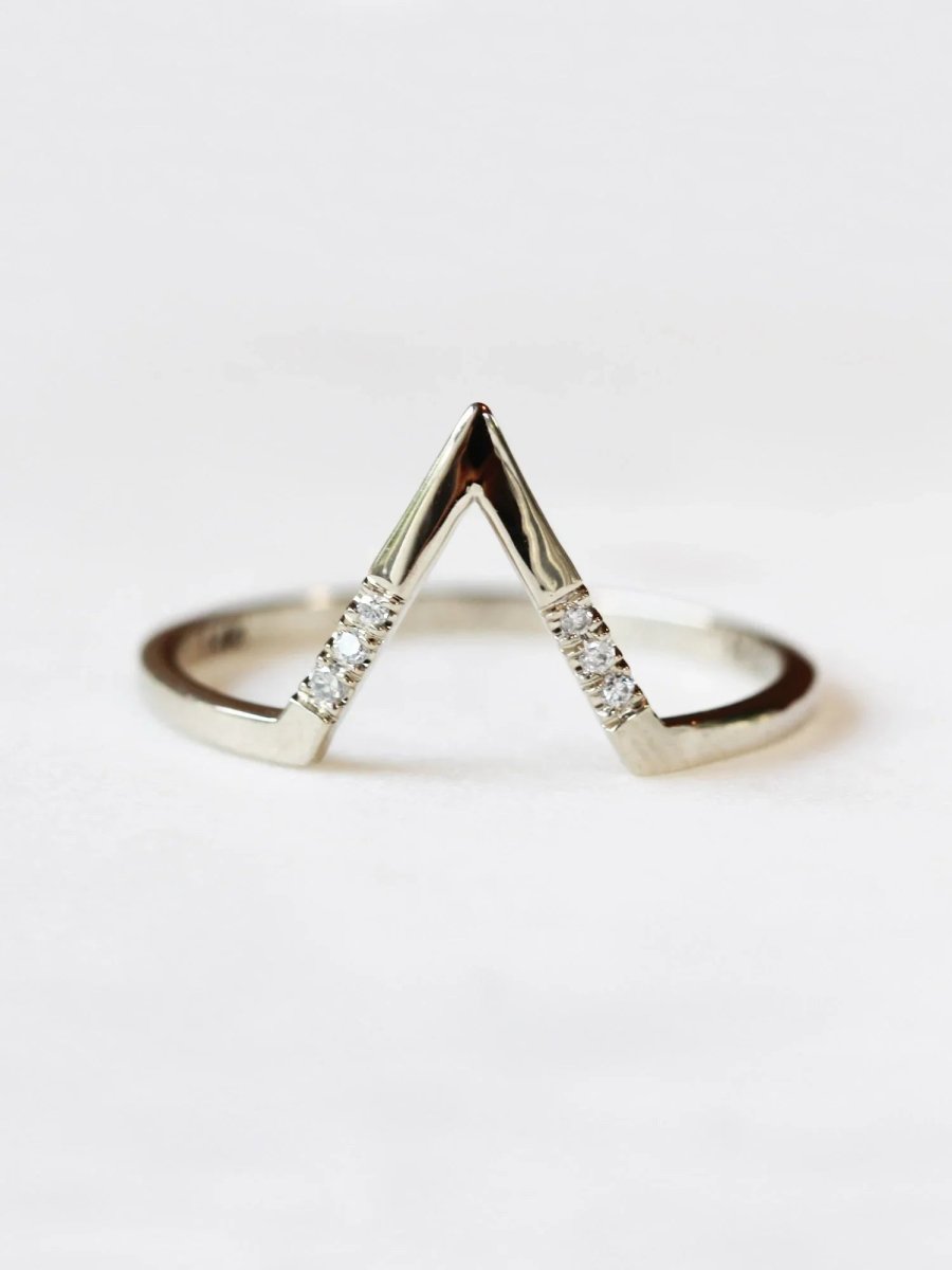 hiddenspace jewelry fine jewelry los angeles art deco design architectural fine jewelry wedding band stacking rings stackable band 14k gold ring diamond ring unique fine jewelry KITE HALO BAND