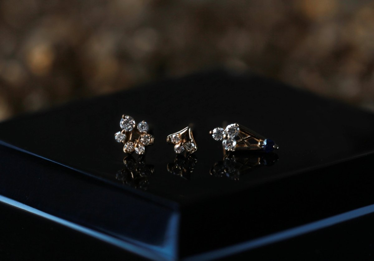 Line Blue Sapphire Stud (Single)