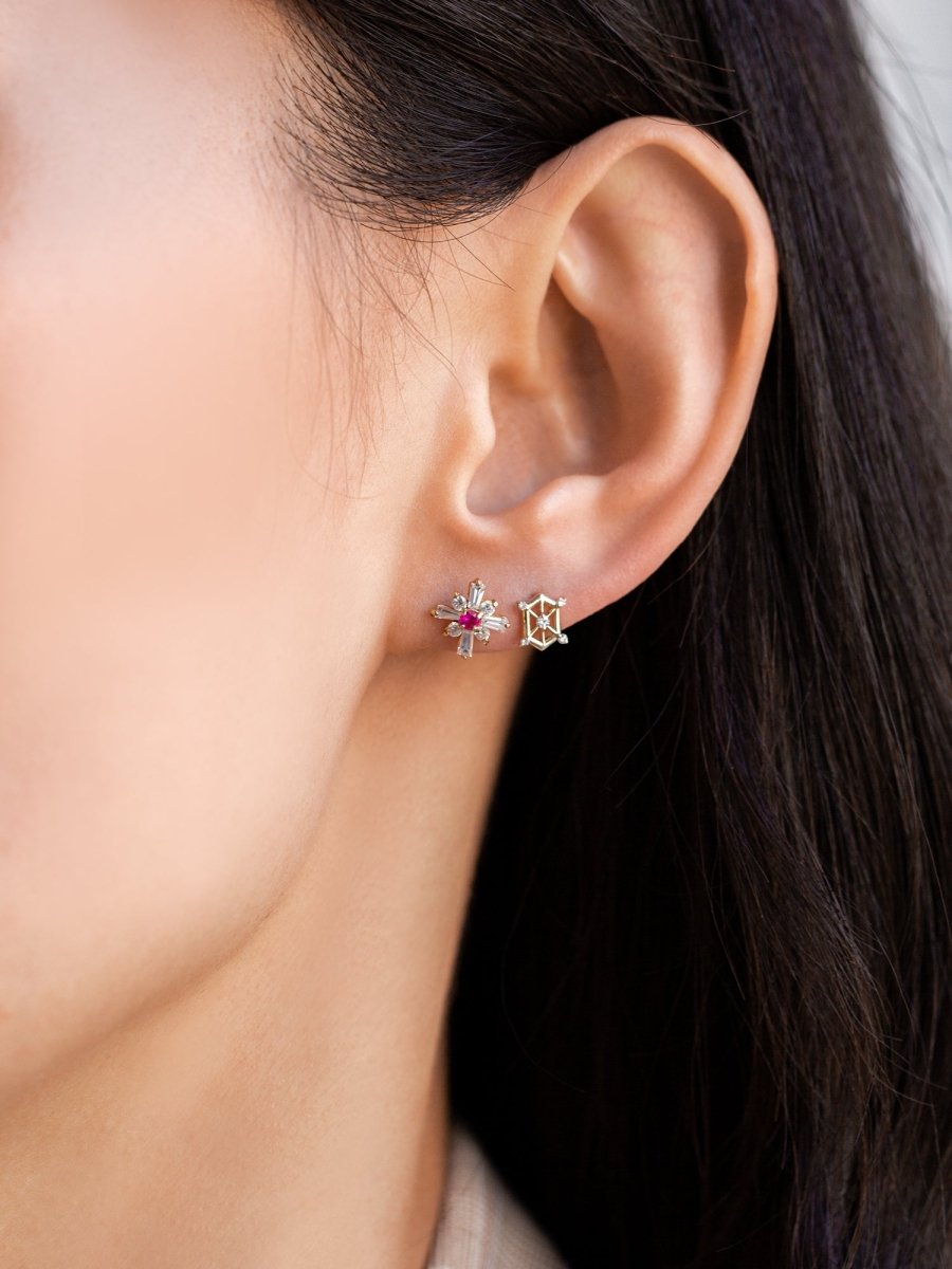 Line Hexagon Stud (Single)