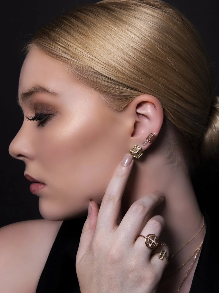 Line Rectangle Earring - HIDDENSPACE