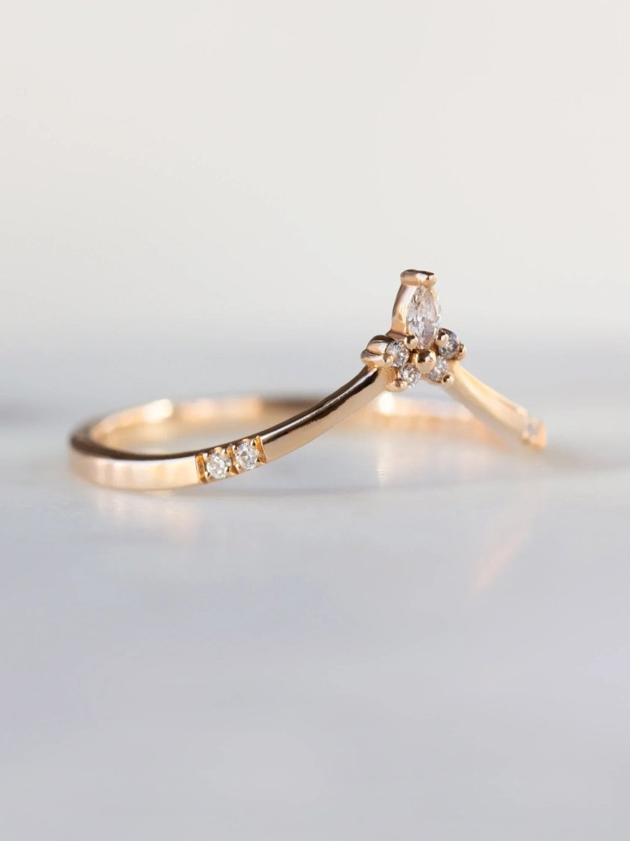 hiddenspace jewelry fine jewelry los angeles art deco design architectural fine jewelry wedding band stacking rings stackable band 14k gold ring diamond ring unique fine jewelry MEIRA STAR BAND