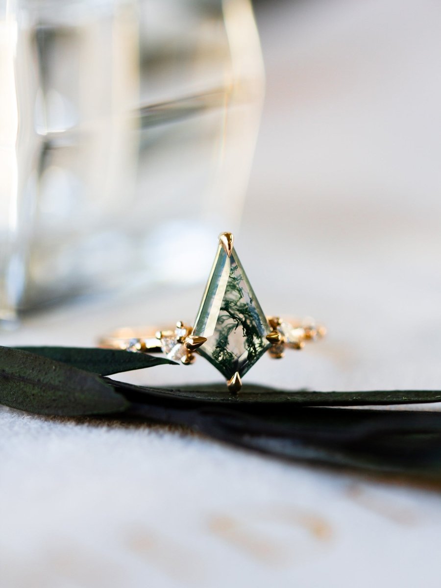 hiddenspace-engagement-ring-mossagate-mikaela-proposal-unique-artdeco-finejewelry-8