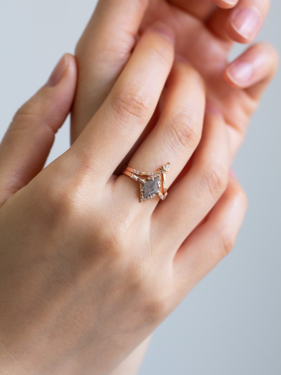 hiddenspace-engagement-rings-payton-salt-and-pepper-diamond-14k-hand_1