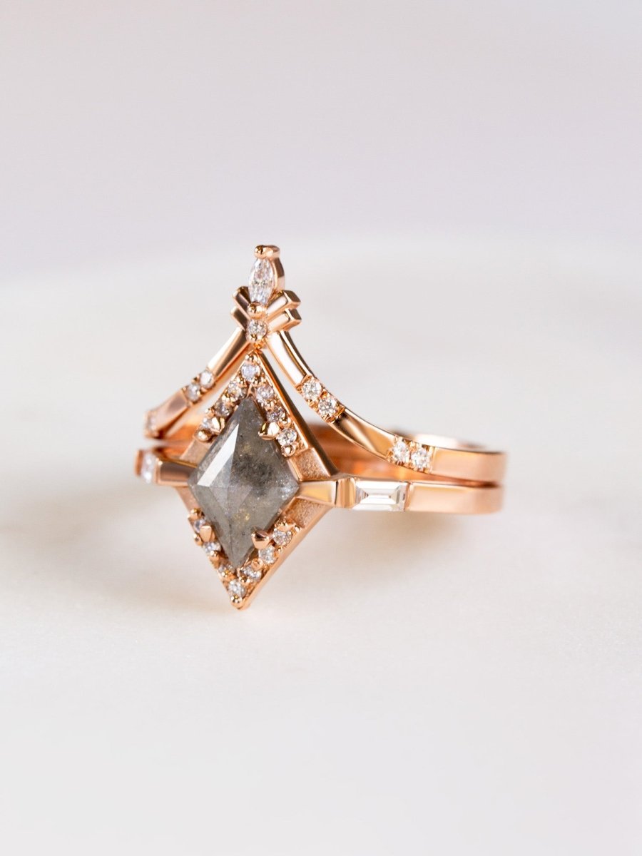 hiddenspace-engagement-rings-payton-salt-and-pepper-diamond-14k-left-with-band