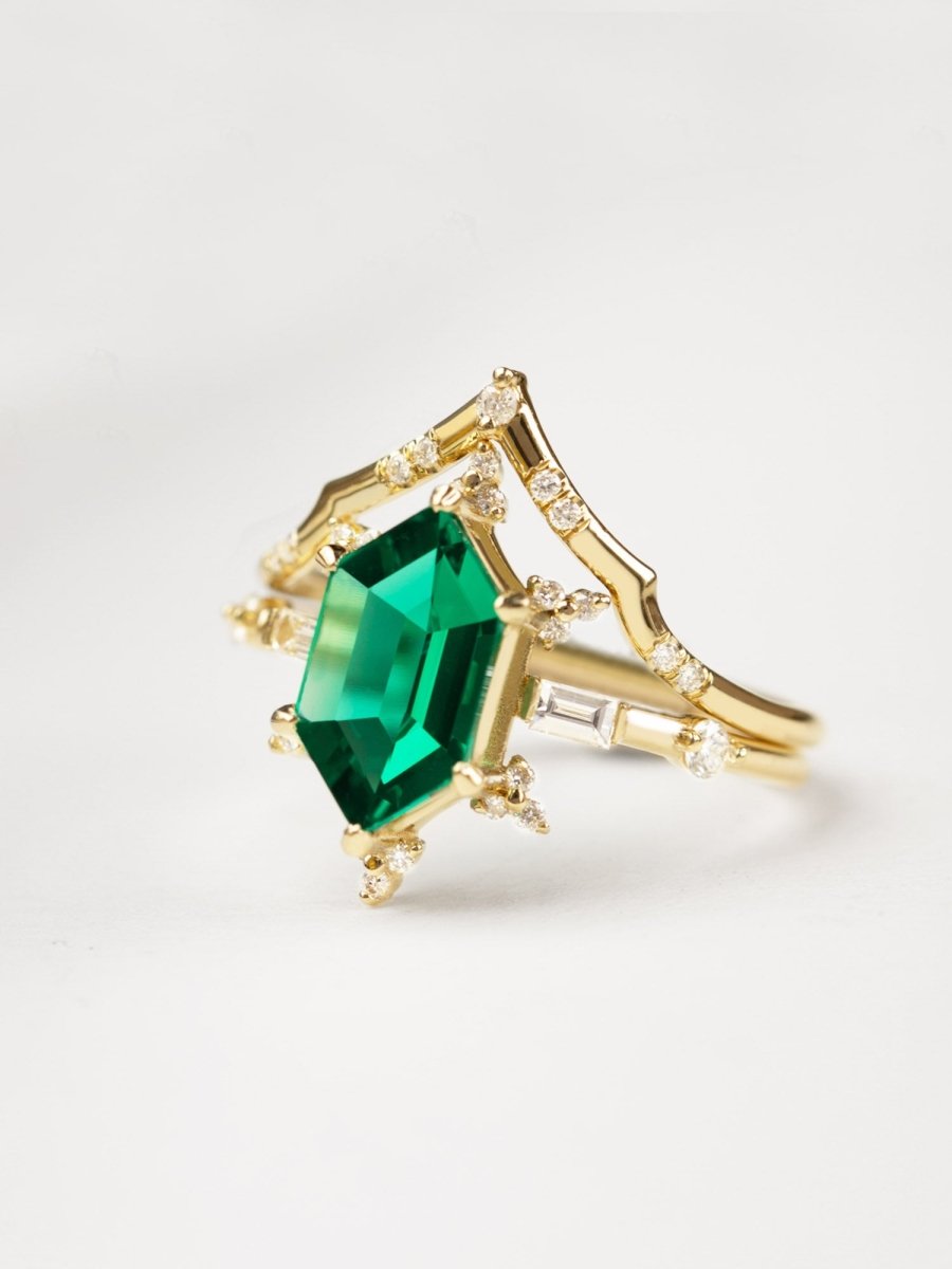 hiddenspace-engagement-queen-of-ice-emerald-14k-yellow-ring-list-ft-product_04