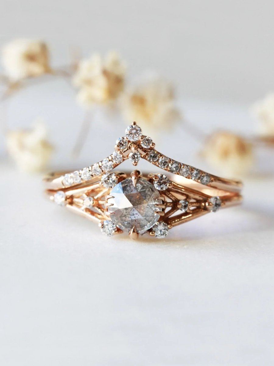 hiddenspace-engagement-rings-round-star-salt-and-pepper-diamond-14k-front-with-band