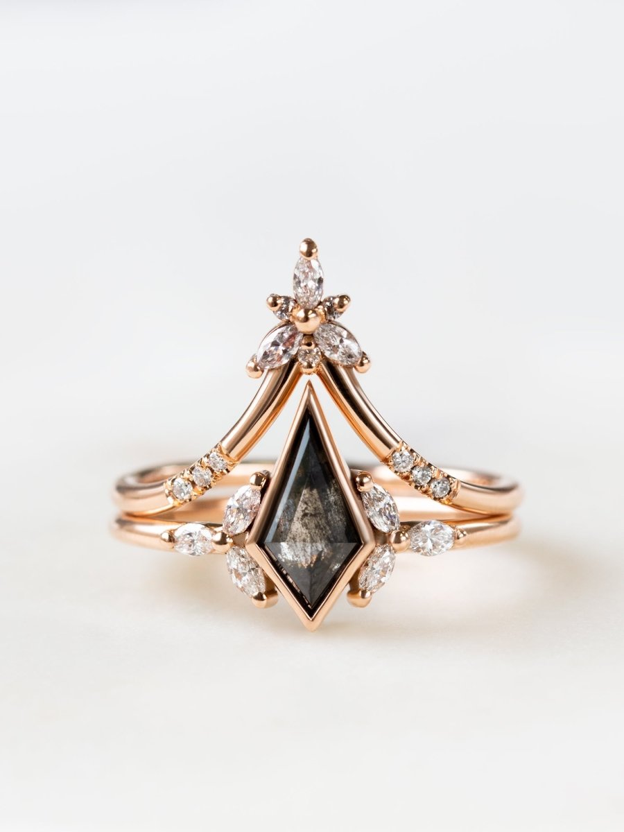 hiddenspace-engagement-rings-scarlett-salt-and-pepper-diamond-14k-front-with-band