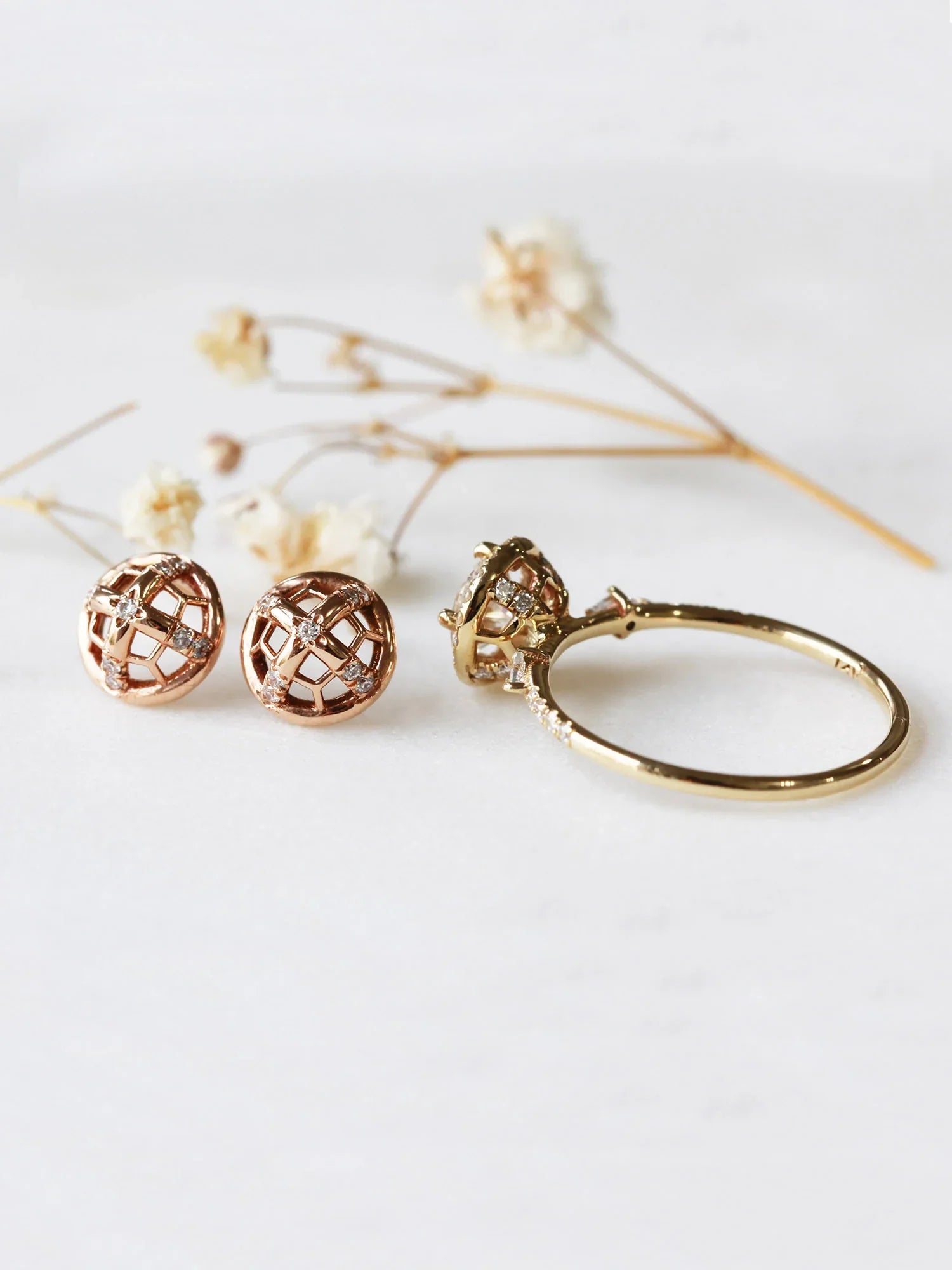 hiddenspace-engagement-rings-serein-moissanite-14k-concept